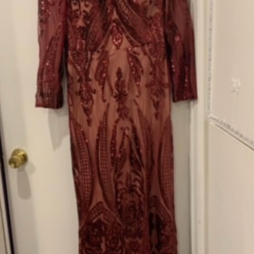 Elegant Burgundy Sequin Dress